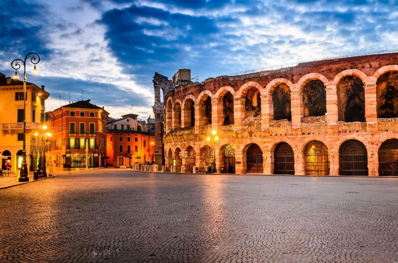 Fiore D'Arancio Luxury City Center Apartment Verona Exterior foto